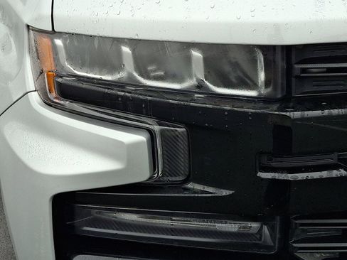 Used 2022 Chevrolet Silverado 1500 LT Trail Boss w/ Convenience Package II image 9