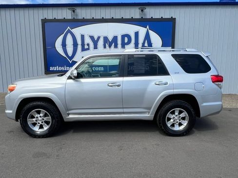 Used 2011 Toyota 4Runner SR5 w/ Convenience Pkg AWD/4WD image 17