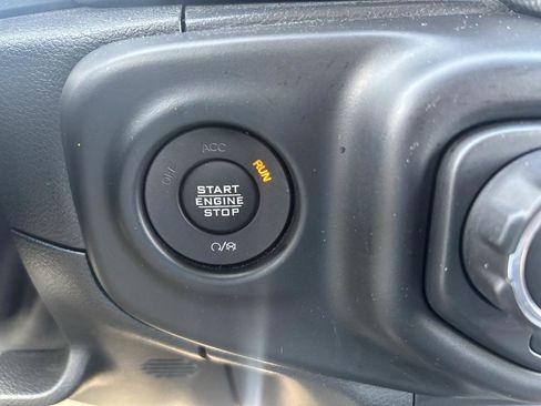 Used 2020 Jeep Wrangler Unlimited Sahara AWD/4WD image 19