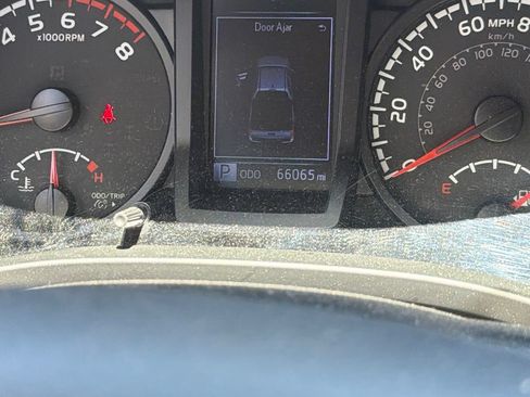 Used 2020 Toyota Tacoma SR w/ SR Convenience Package RWD image 8