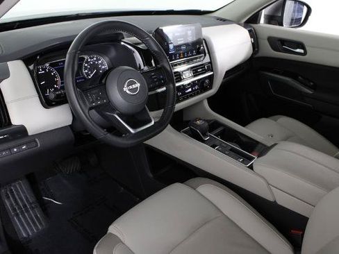 Certified 2025 Nissan Pathfinder SL w/ Cargo Package FWD image 20