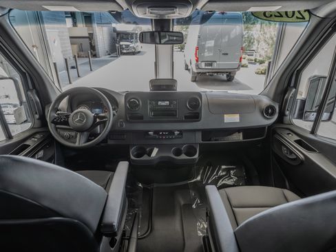 Used 2025 Mercedes-Benz Sprinter 3500 image 29