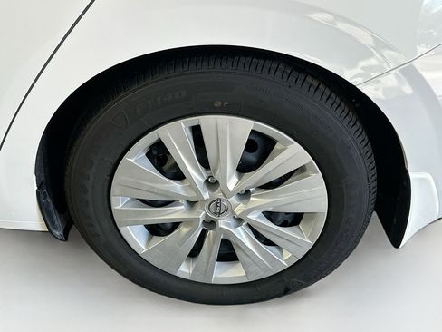 Used 2024 Nissan Sentra S image 11