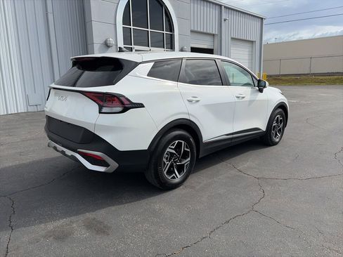 Used 2023 Kia Sportage LX image 7