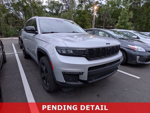 Used 2022 Jeep Grand Cherokee L Limited w/ Luxury Tech Group II image 1