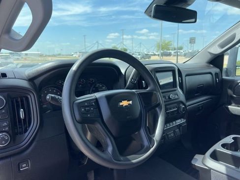 Used 2025 Chevrolet Silverado 2500 Custom w/ Custom Value Package image 7
