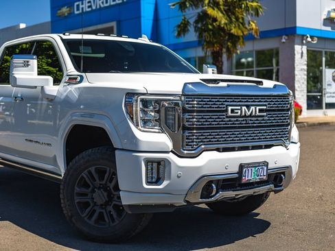 Used 2023 GMC Sierra 3500 Denali w/ Denali Ultimate Package AWD/4WD image 3