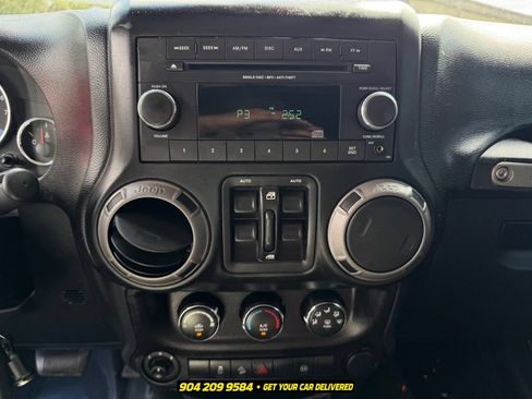 Used 2015 Jeep Wrangler Unlimited Sport w/ Quick Order Package 24S AWD/4WD image 17