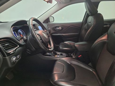 Used 2020 Jeep Cherokee Latitude Plus FWD image 17