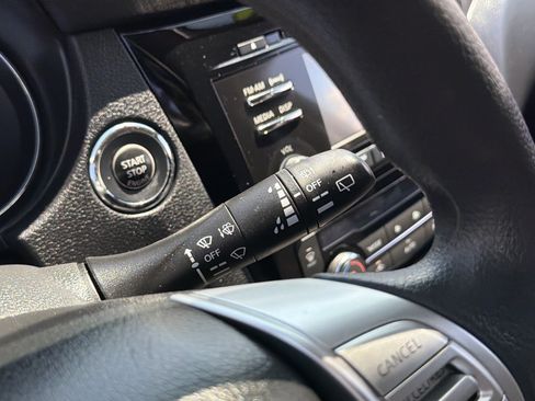 Used 2014 Nissan Rogue SV AWD/4WD image 20