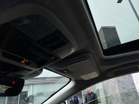 Used 2025 Subaru Crosstrek 2.0i Premium image 32