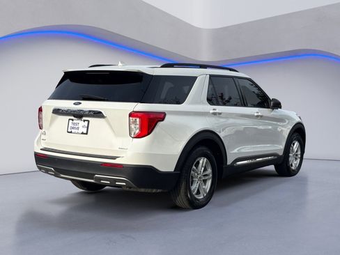 Used 2020 Ford Explorer XLT w/ Equipment Group 202A image 10