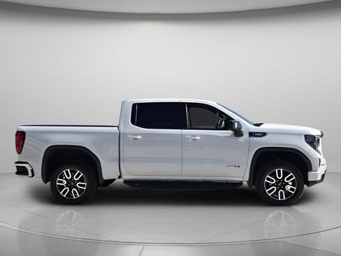 Used 2025 GMC Sierra 1500 AT4 w/ AT4 Premium Package AWD/4WD image 5