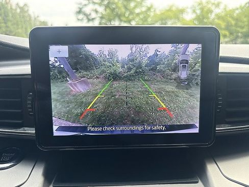 Used 2022 Ford Explorer XLT w/ Equipment Group 202A RWD image 15
