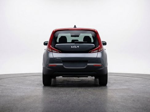 Used 2025 Kia Soul LX w/ LX Technology Package image 7