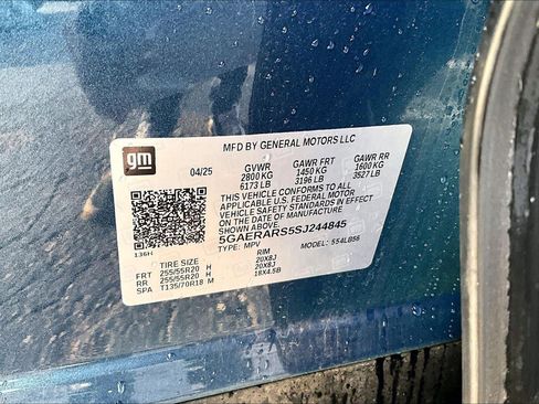 Used 2025 Buick Enclave Preferred image 4