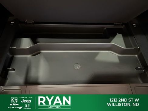 New 2026 Jeep Grand Wagoneer L Limited AWD/4WD image 15
