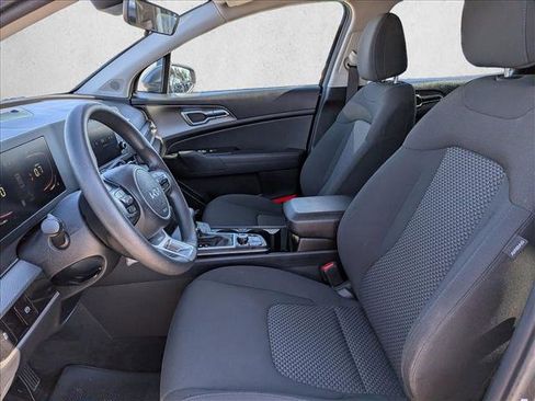 Used 2024 Kia Sportage LX AWD/4WD image 11