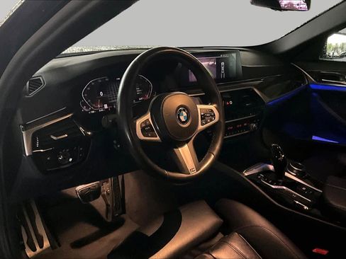 Used 2020 BMW 530i w/ M Sport Package RWD image 16