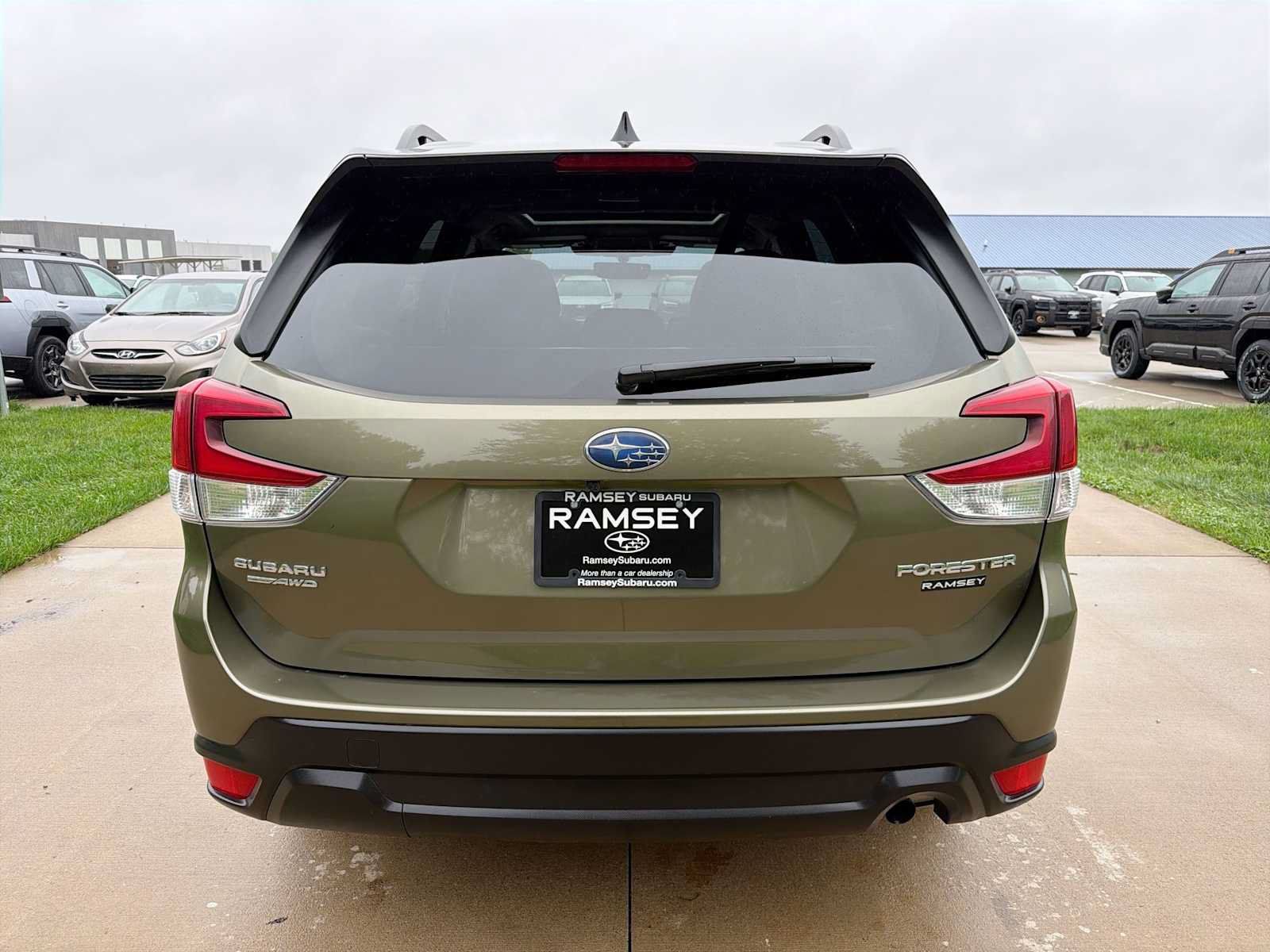 Used 2024 Subaru Forester Premium AWD/4WD image 5