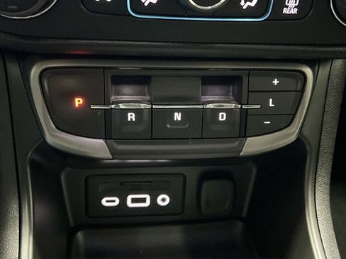 Certified 2022 GMC Terrain AT4 w/ Infotainment Package II AWD/4WD image 16