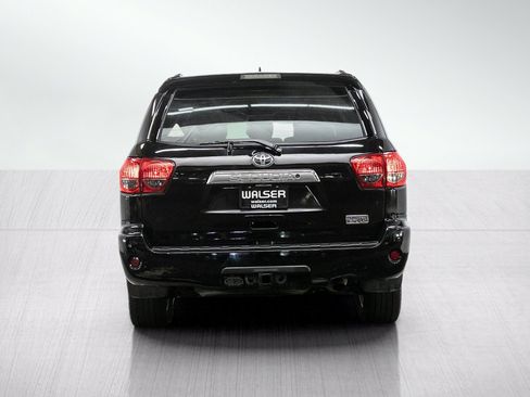 Used 2016 Toyota Sequoia Platinum AWD/4WD image 4