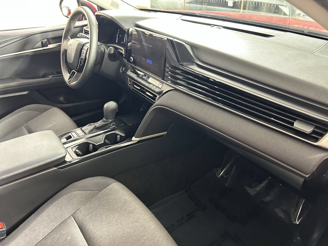 Used 2025 Toyota Camry LE w/ Convenience Package FWD image 27