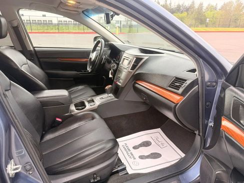 Used 2013 Subaru Outback 3.6R Limited w/ Moonroof Pkg AWD/4WD image 11
