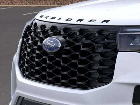 New 2026 Ford Explorer ST-Line w/ ST-Line Street Pack image 17