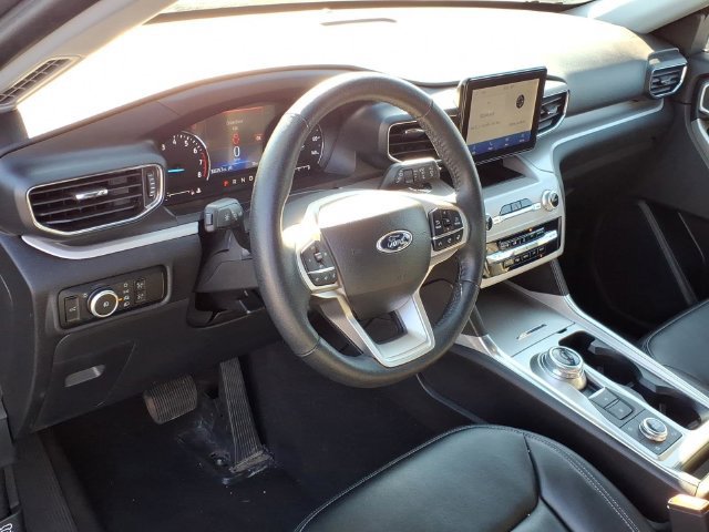 Used 2023 Ford Explorer XLT w/ Equipment Group 202A AWD/4WD image 21