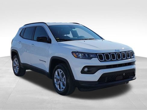 New 2026 Jeep Compass Latitude image 3