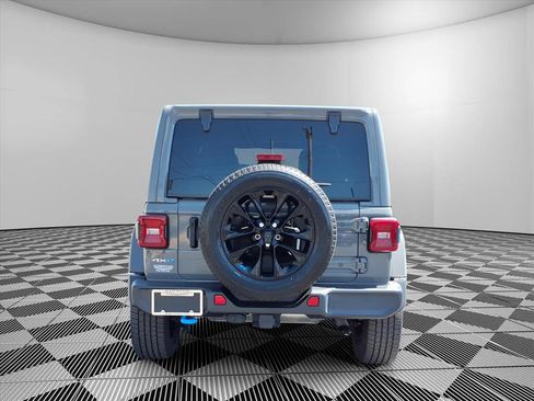 Used 2022 Jeep Wrangler Unlimited Sahara w/ Cold Weather Group image 6