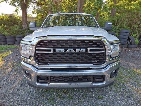 Used 2024 RAM 2500 Big Horn AWD/4WD image 2