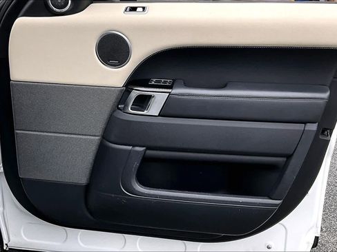 Used 2021 Land Rover Range Rover Sport HSE Silver Edition image 21