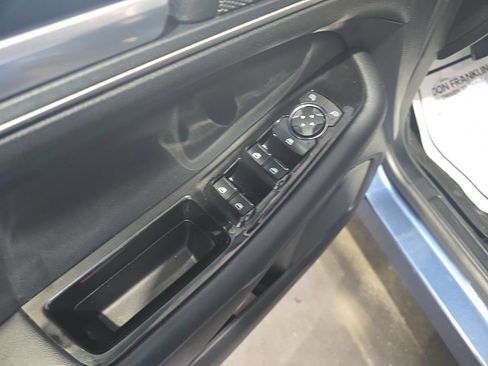 Used 2019 Ford Edge SEL w/ Equipment Group 201A AWD/4WD image 11