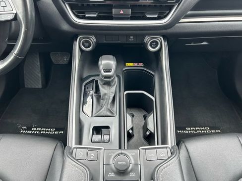 Used 2024 Toyota Grand Highlander AWD image 18