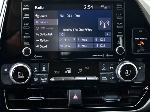 Certified 2022 Toyota Highlander XLE image 24