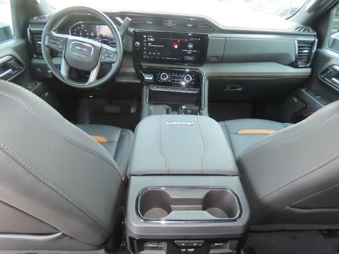 Used 2024 GMC Sierra 2500 AT4 AWD/4WD image 23