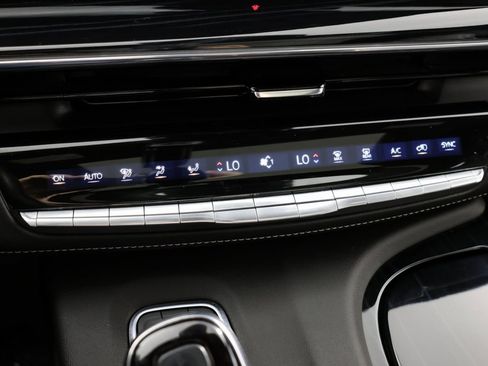 Used 2024 Cadillac Escalade Sport w/ LPO, ONYX Package image 33