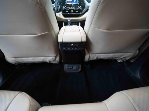 Used 2020 Toyota Highlander Limited AWD/4WD image 22