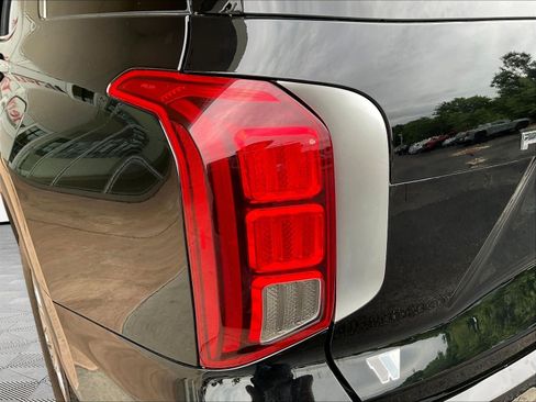 Used 2023 Hyundai Palisade SEL FWD image 23