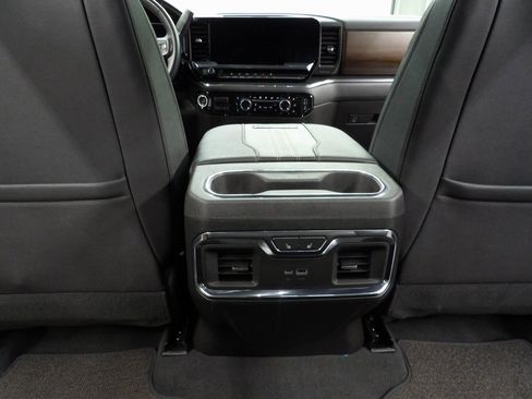 Used 2024 Chevrolet Silverado 2500 High Country image 15