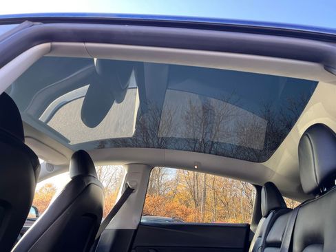 Used 2024 Tesla Model Y Long Range image 41