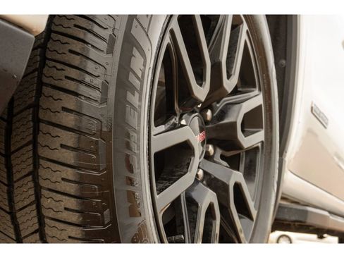 Used 2022 GMC Sierra 1500 Elevation w/ Preferred Package image 28