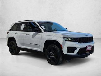 Used 2023 Jeep Grand Cherokee Altitude AWD/4WD video 3