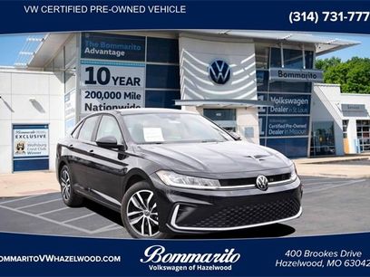 Certified 2025 Volkswagen Jetta SE w/ Sunroof Package