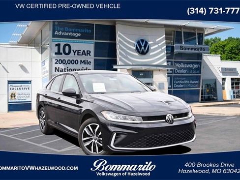 Certified 2025 Volkswagen Jetta SE w/ Sunroof Package image 1