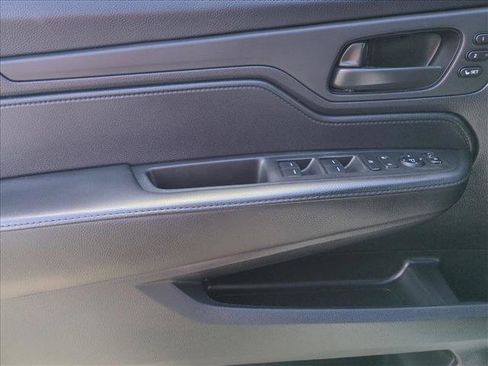 Used 2025 Honda Odyssey Sport-L image 11
