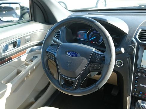 Used 2018 Ford Explorer Limited w/ Equipment Group 301A FWD image 44