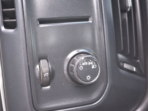 Used 2018 Chevrolet Silverado 1500 W/T w/ Trailering Package image 23